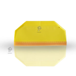 کاردک نصب کاور یکی از ابزارهای ضروری برای نصب حرفه‌ای انواع کاور، برچسب، و محافظ بدنه (PPF) است. این ابزار با لبه نرم و انعطاف‌پذیر خود کمک می‌کند تا هوا و حباب از زیر کاور خارج شود و سطحی صاف و بدون چین‌خوردگی ایجاد شود